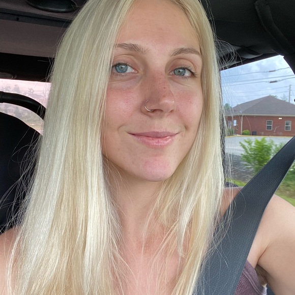 Meet your Posher, Cecily - Picture 1 of 1